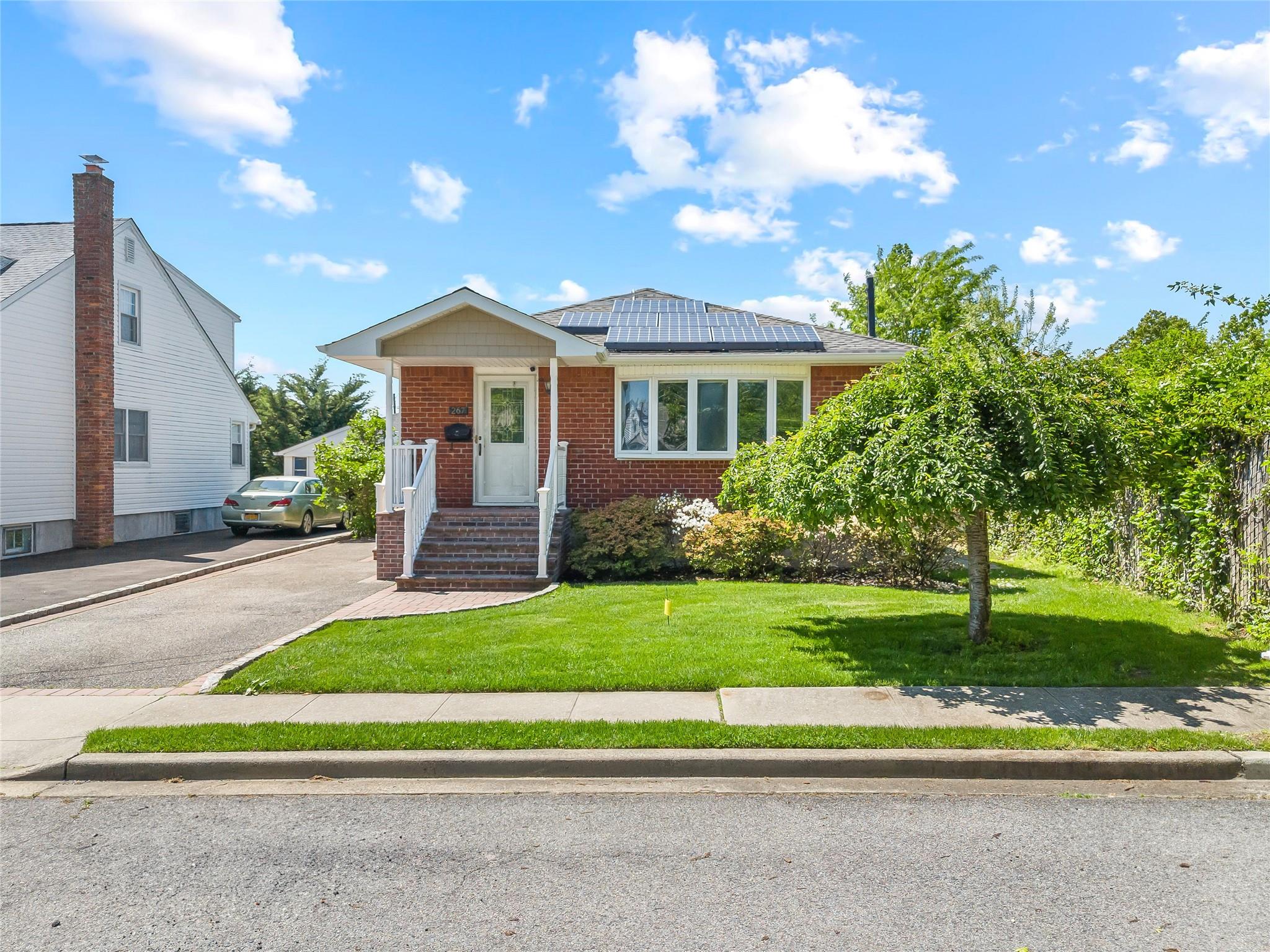 267 10th Street, Bethpage, New York image 1