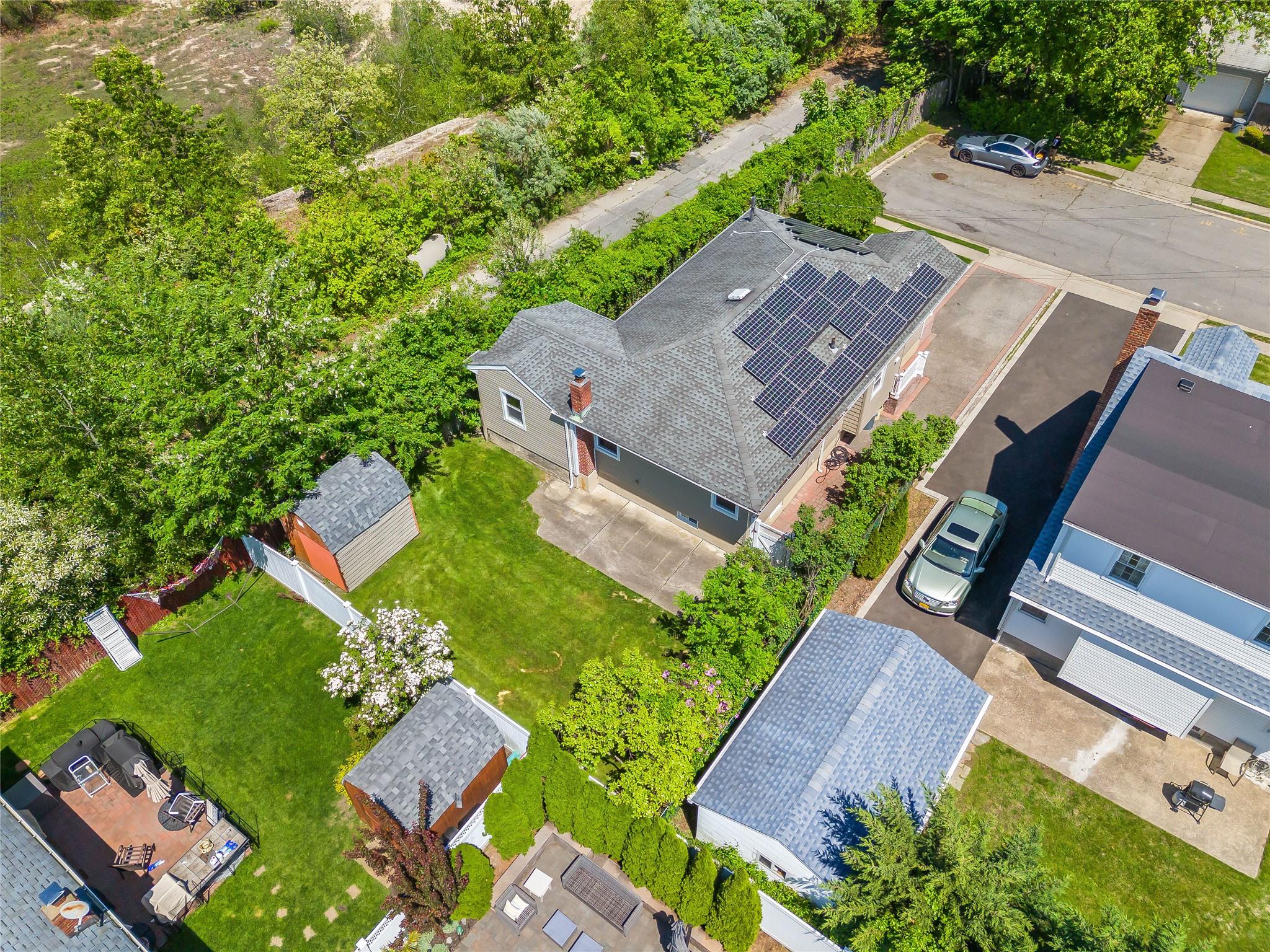 267 10th Street, Bethpage, New York image 32