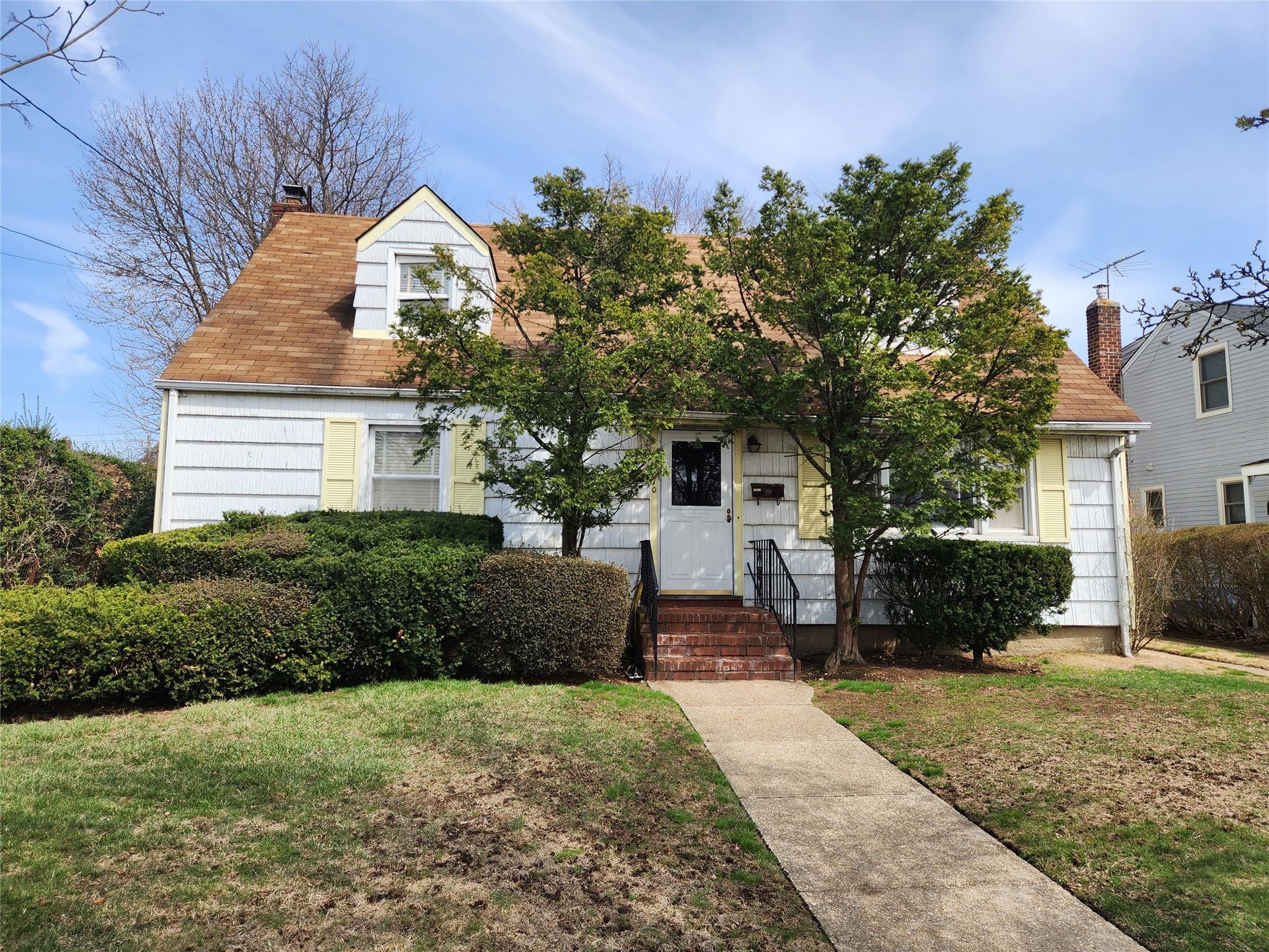 70 Lincoln Road, Hempstead, New York image 1