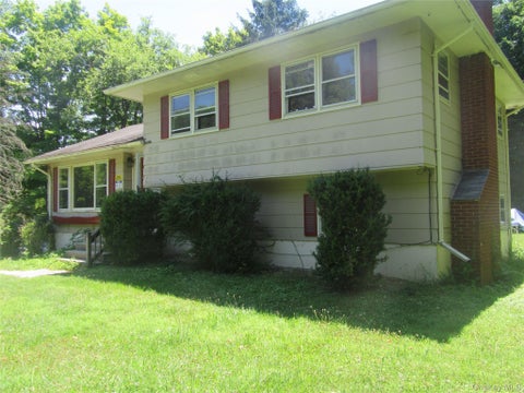 Photo of 712 California Avenue, Middletown, NY 10940 (MLS # 1028824)