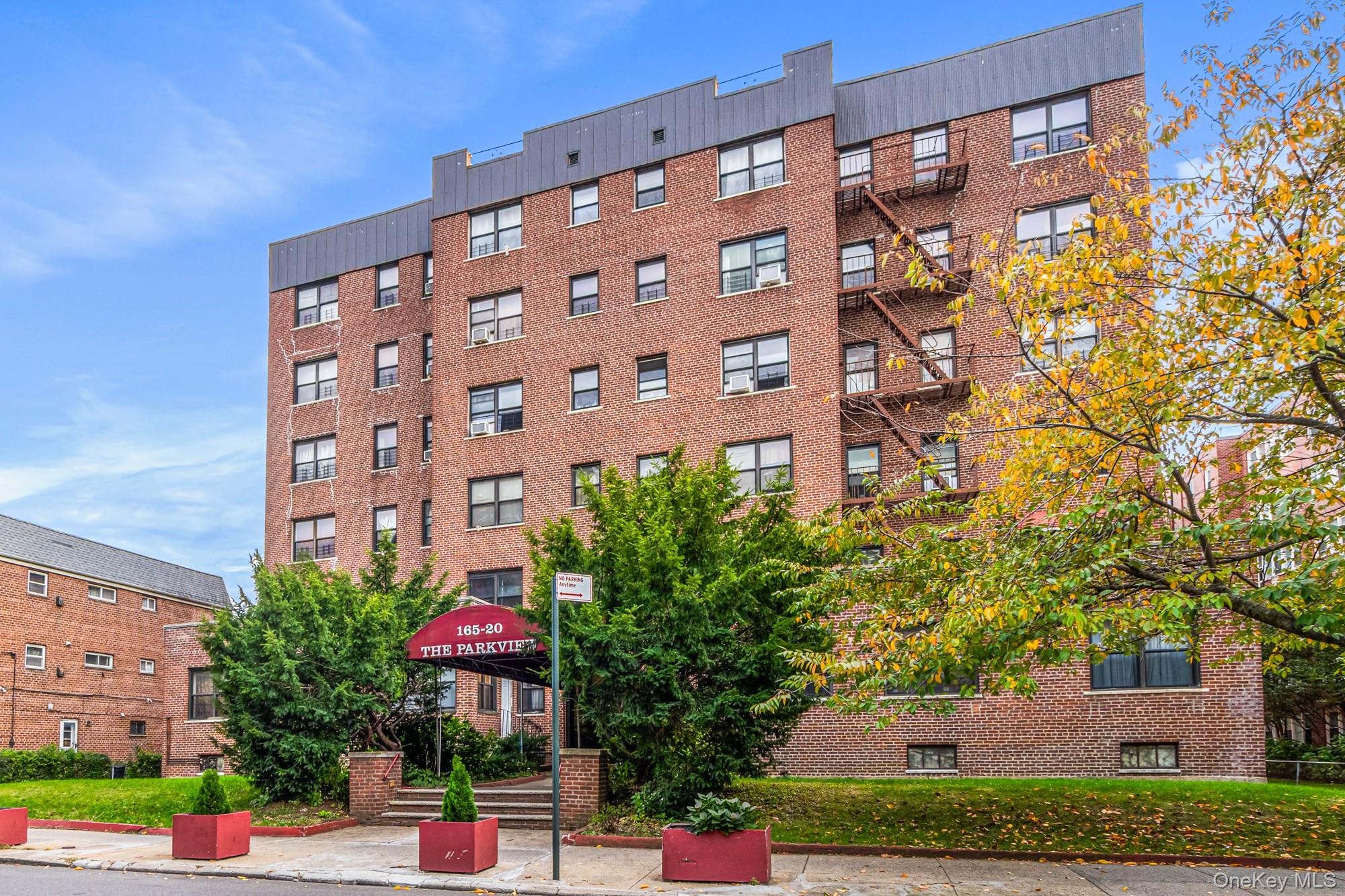View of apartment building / complex