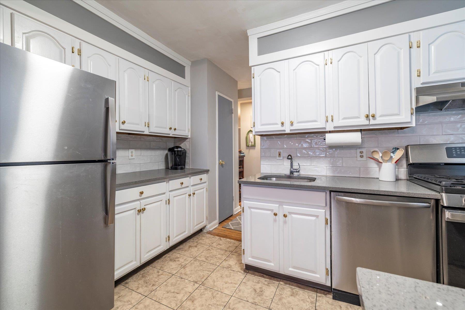 120 Morris Avenue #B16, Rockville Centre, New York image 12