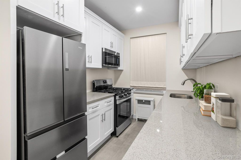 Photo of 11007 73rd Road #2K, Forest Hills, NY 11375 (MLS # 945909)