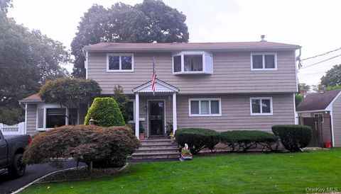 68 Westwood Avenue Deer Park NY 11729