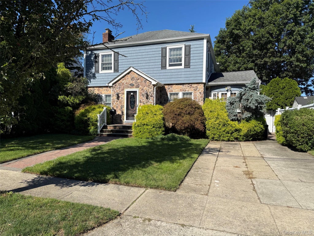 Photo of 464 Duryea Terrace, West Hempstead, NY 11552 (MLS # 1064559)