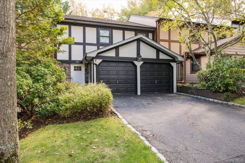 16 Sheffield Hill Woodbury NY 11797