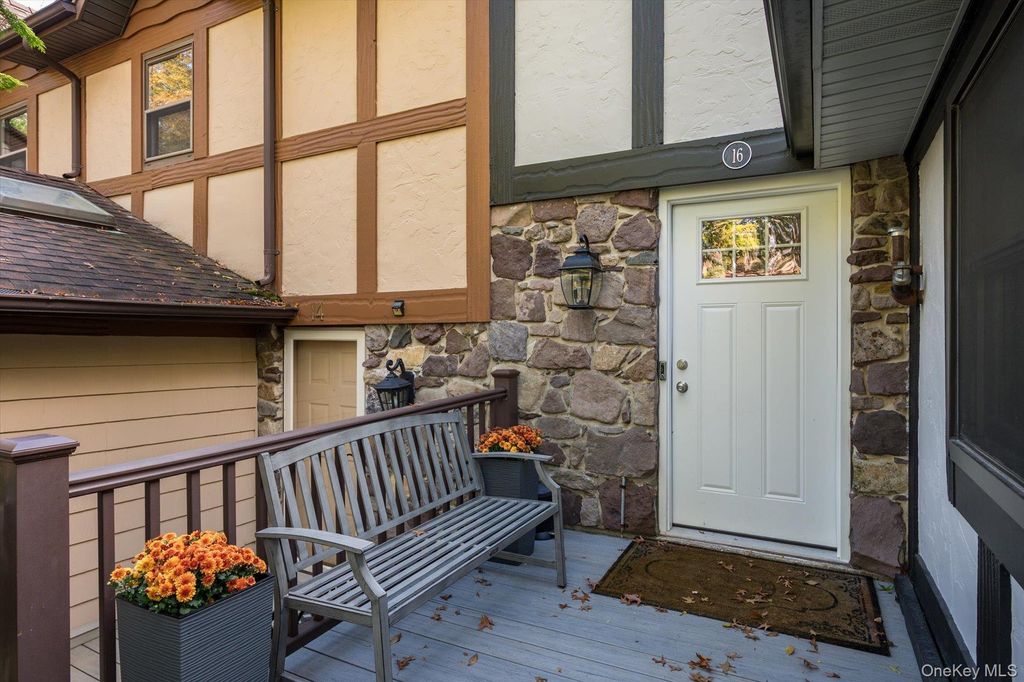 Photo of 16 Sheffield Hill, Woodbury, NY 11797 (MLS # 926974)