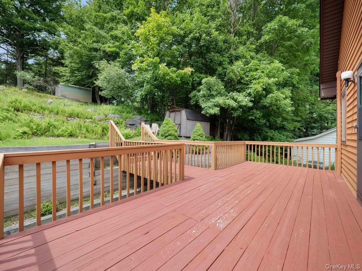 111 Mohican Trail