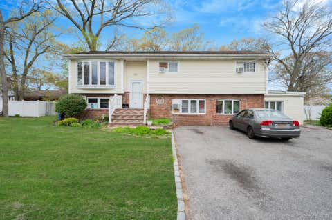 Homes For Sale - 72 Rockland Avenue<br/> Suffolk County, West Babylon, NY 11704