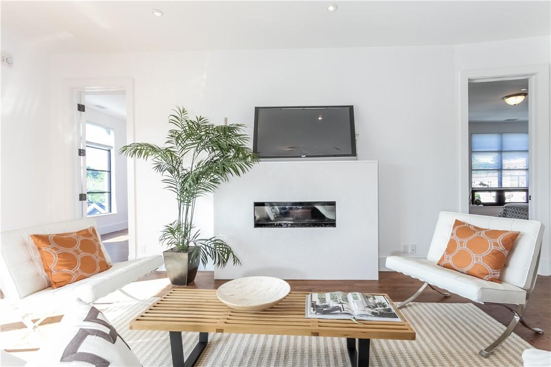 Rental Property at Mamaroneck Avenue 202, Mamaroneck, New York - Bedrooms: 2 
Bathrooms: 3 
Rooms: 4  - $7,600 MO.