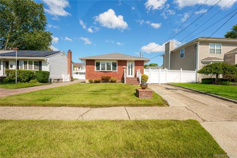 136 10th Street Hicksville NY 11801