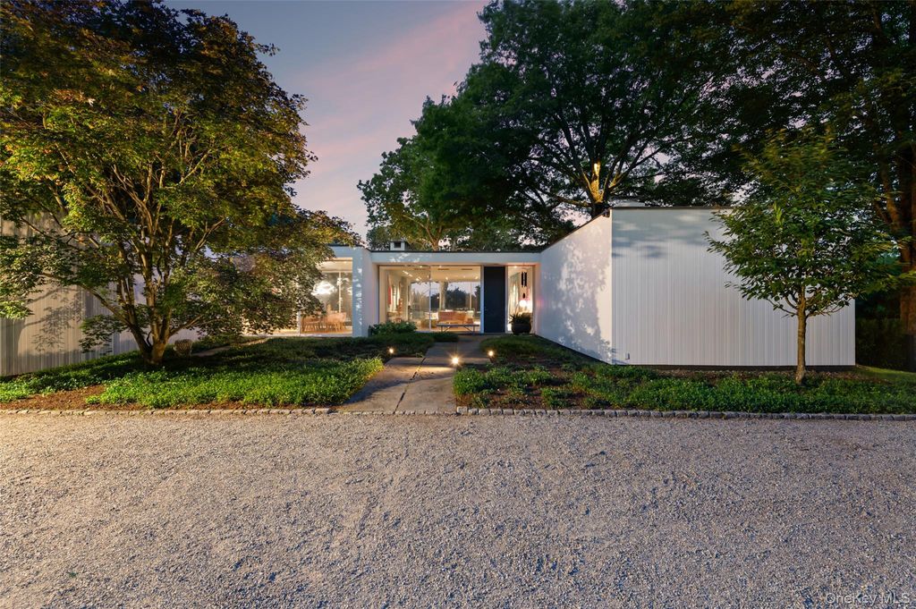 Photo of 125 Davids Hill Road, Bedford Hills, NY 10506 (MLS # 1008589)
