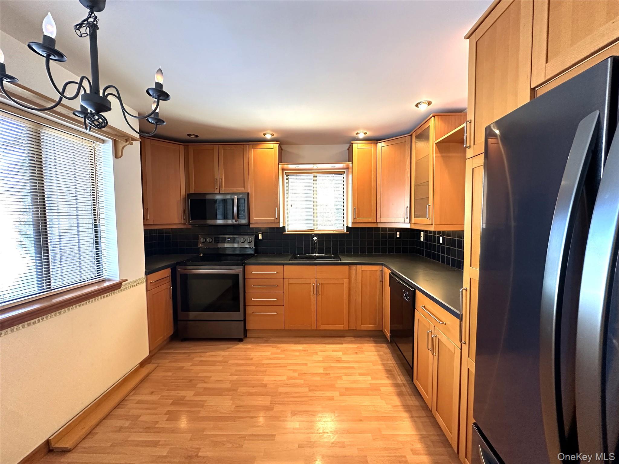 211 Falcon Court 211