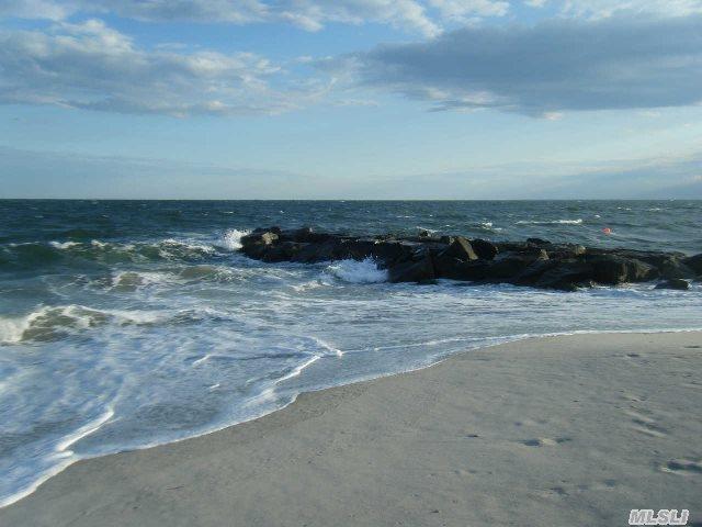 Hempstead, New York 11509, United States, 4 Bedrooms Bedrooms, ,3 BathroomsBathrooms,Residential,Active,95364