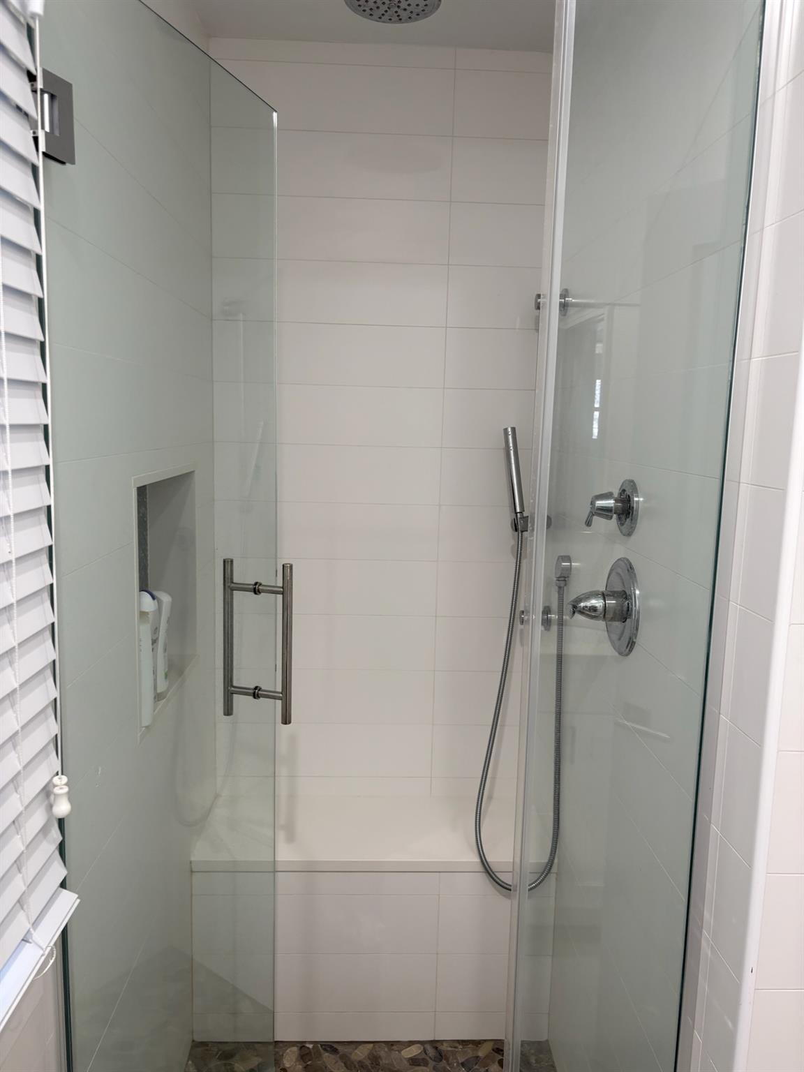 Hempstead, New York 11509, United States, 4 Bedrooms Bedrooms, ,3 BathroomsBathrooms,Residential,Active,95364