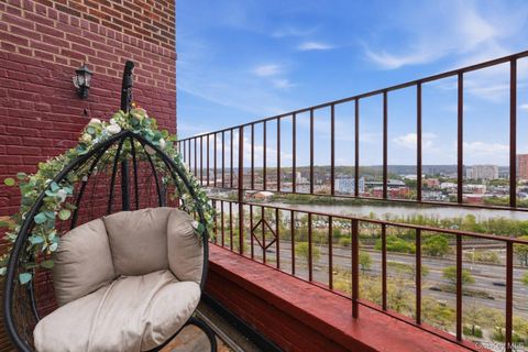 Homes For Sale - 2630 Kingsbridge Terrace #7V-7VA<br/> Bronx, NY 10463