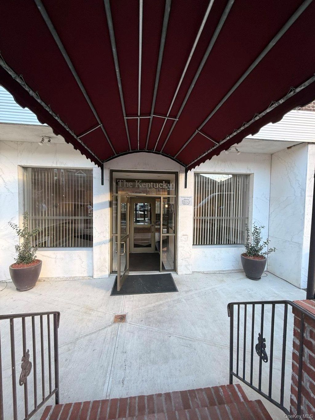 Photo of 71-11 Yellowstone Boulevard #4B, Forest Hills, NY 11375 (MLS # 989055)