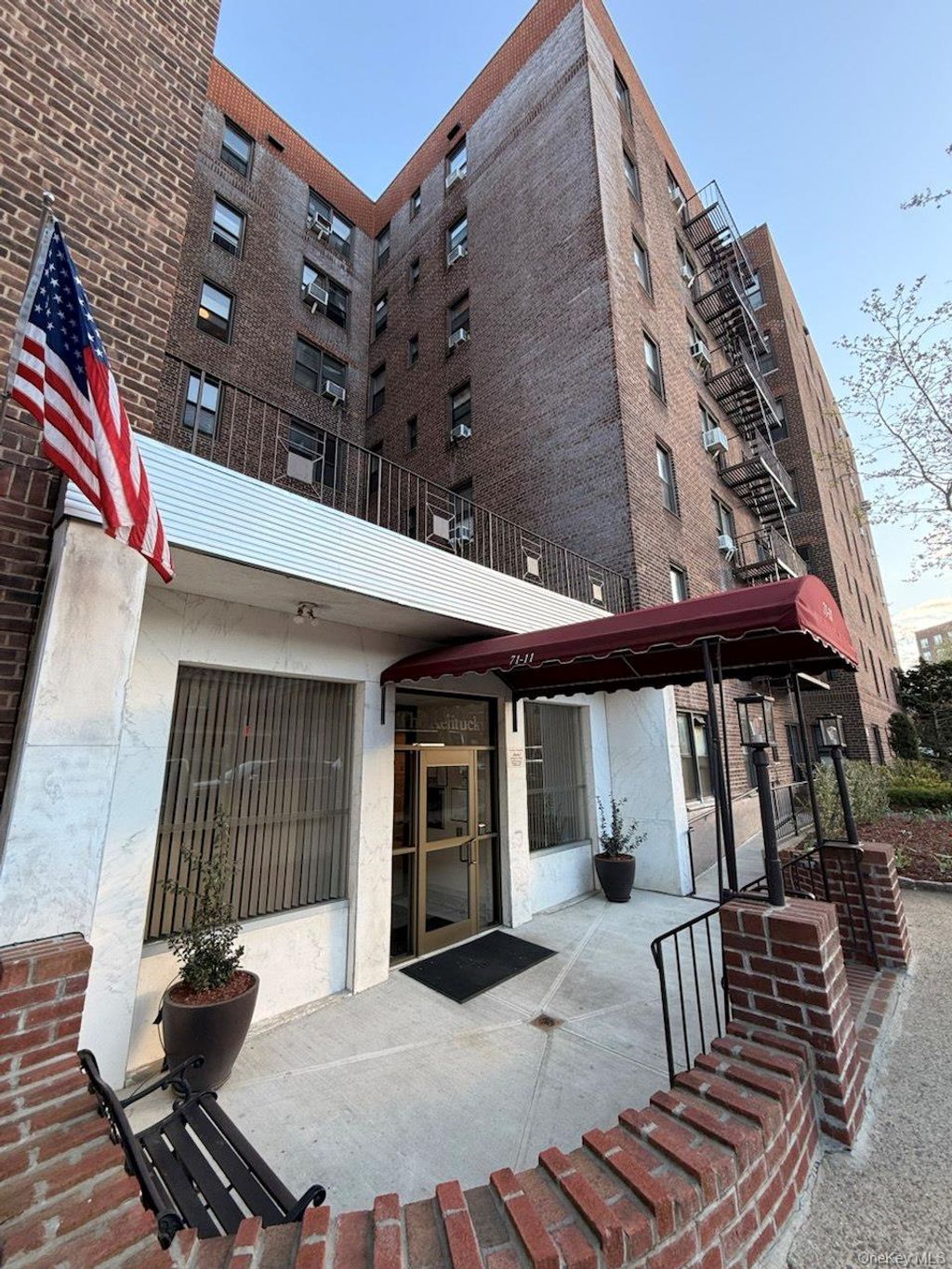 Photo of 71-11 Yellowstone Boulevard #4B, Forest Hills, NY 11375 (MLS # 989055)