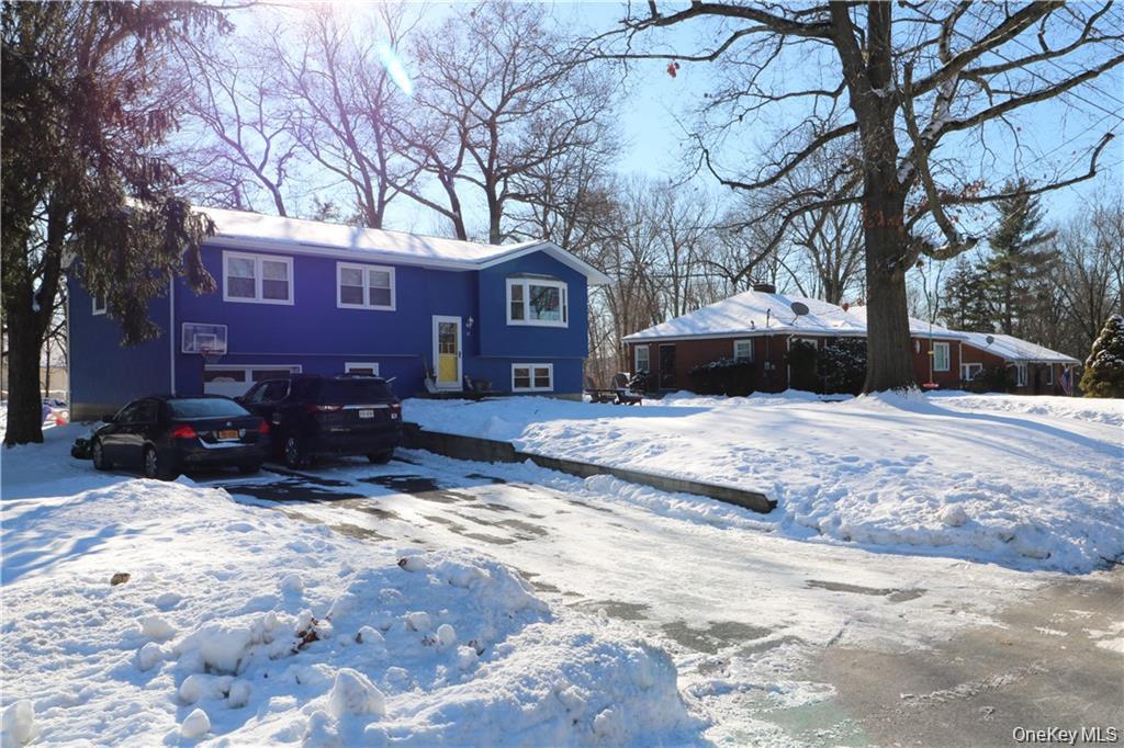 12 Round Lake Avenue