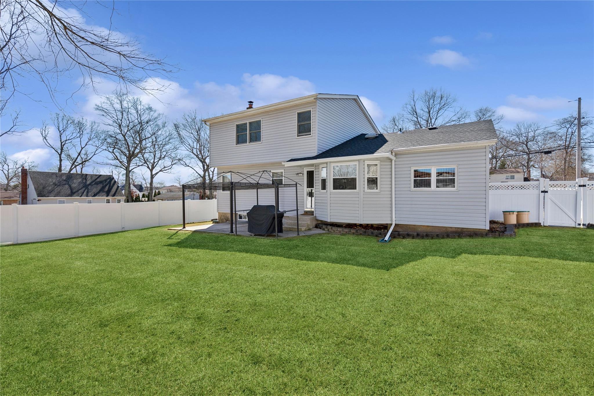 241 N 3rd Street, Ronkonkoma, New York image 29