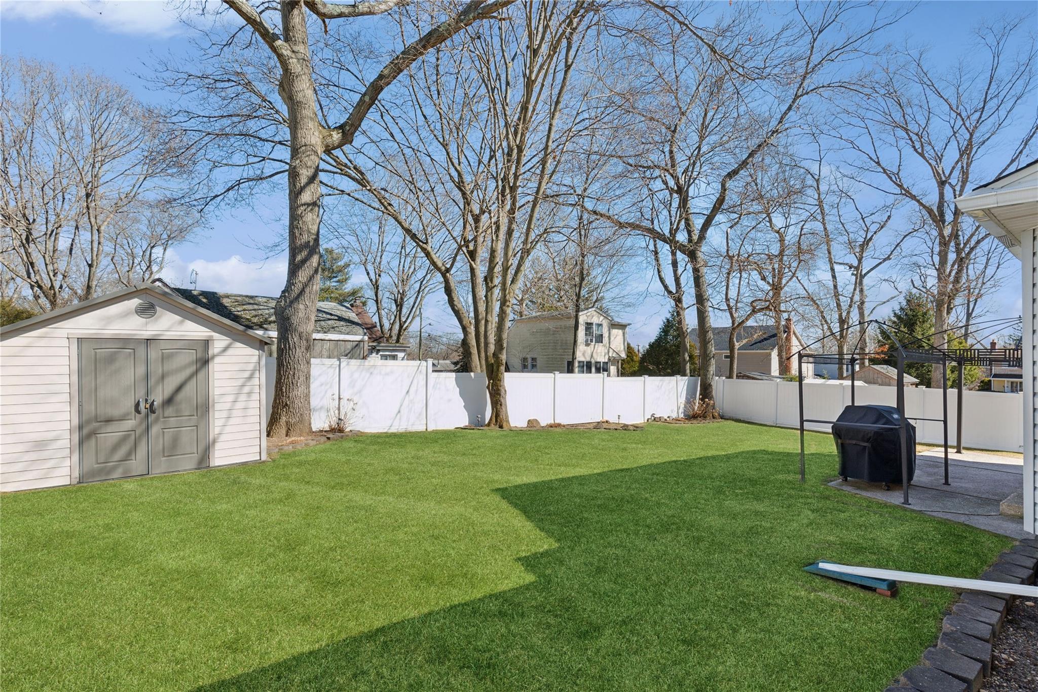 241 N 3rd Street, Ronkonkoma, New York image 30