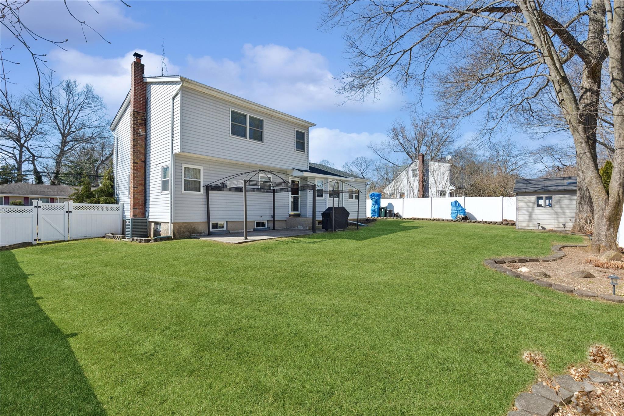 241 N 3rd Street, Ronkonkoma, New York image 27