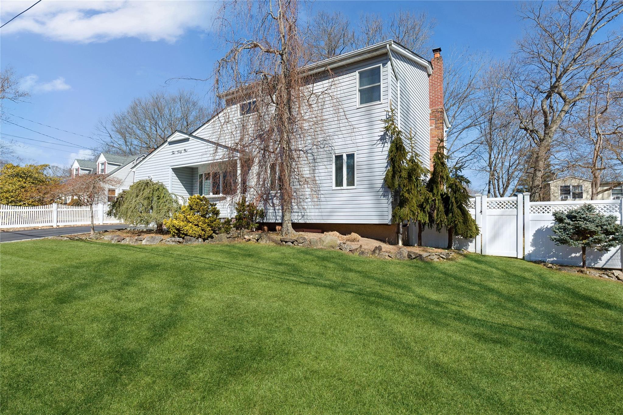 241 N 3rd Street, Ronkonkoma, New York image 31