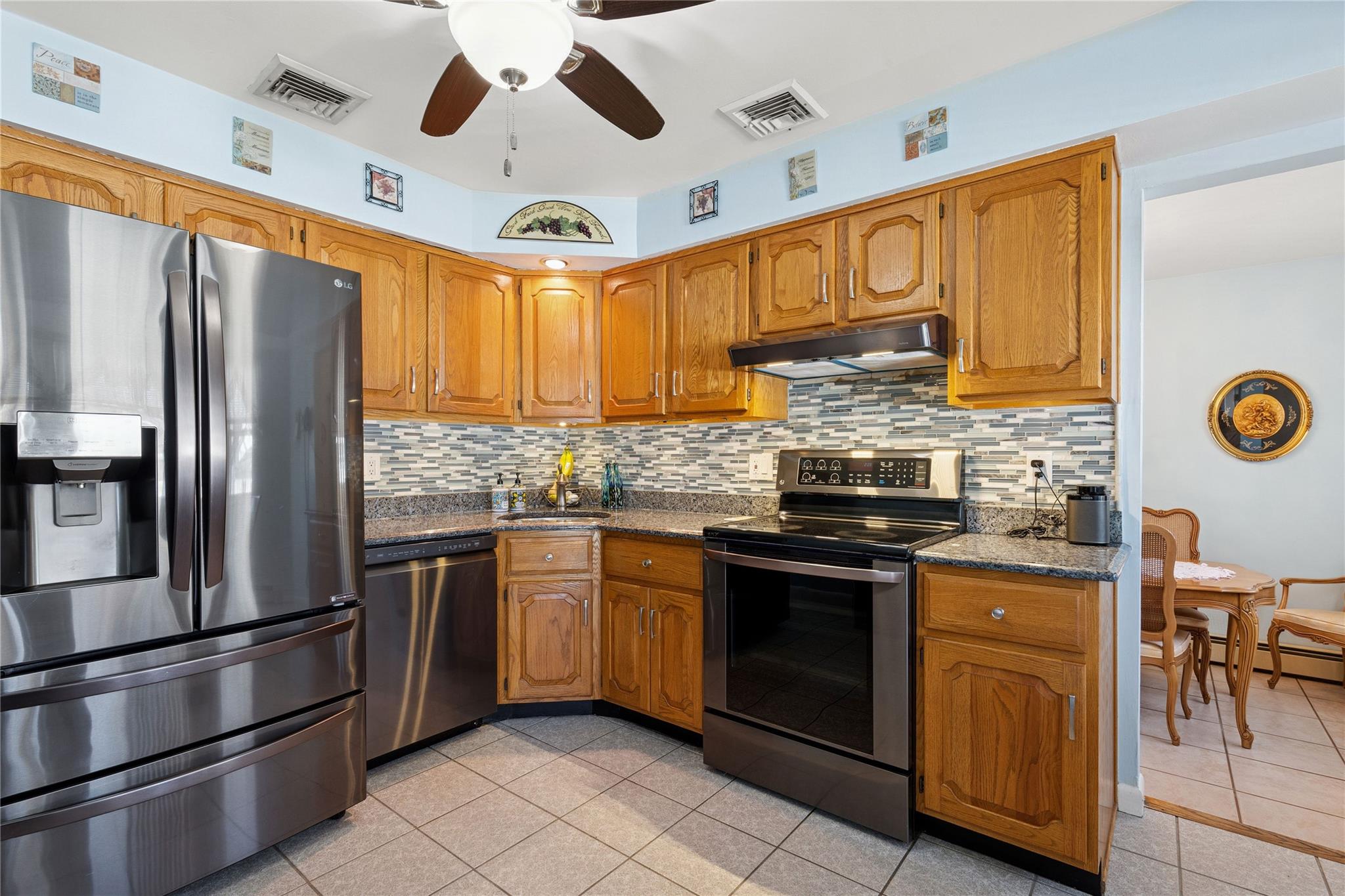 241 N 3rd Street, Ronkonkoma, New York image 7