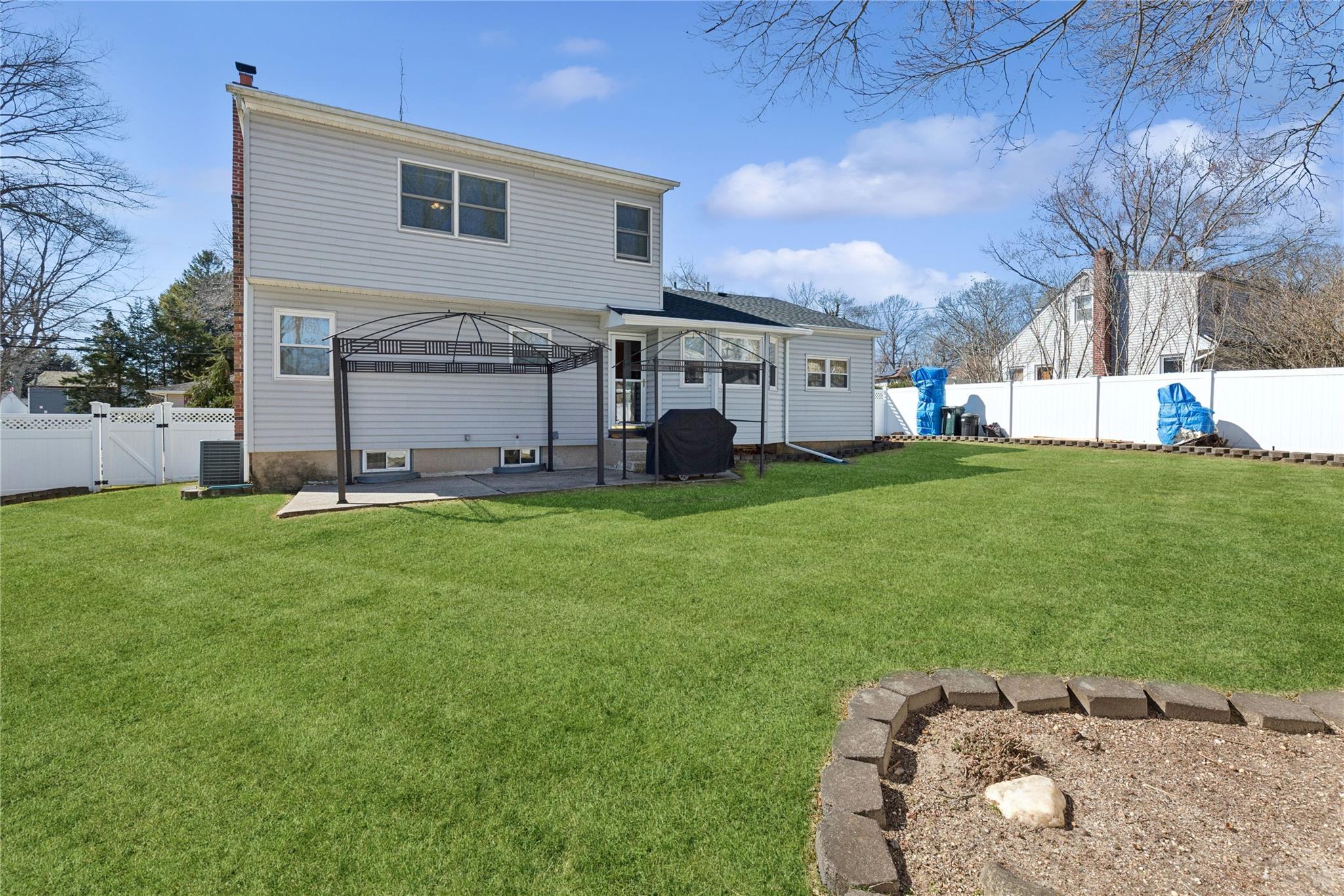 241 N 3rd Street, Ronkonkoma, New York image 28