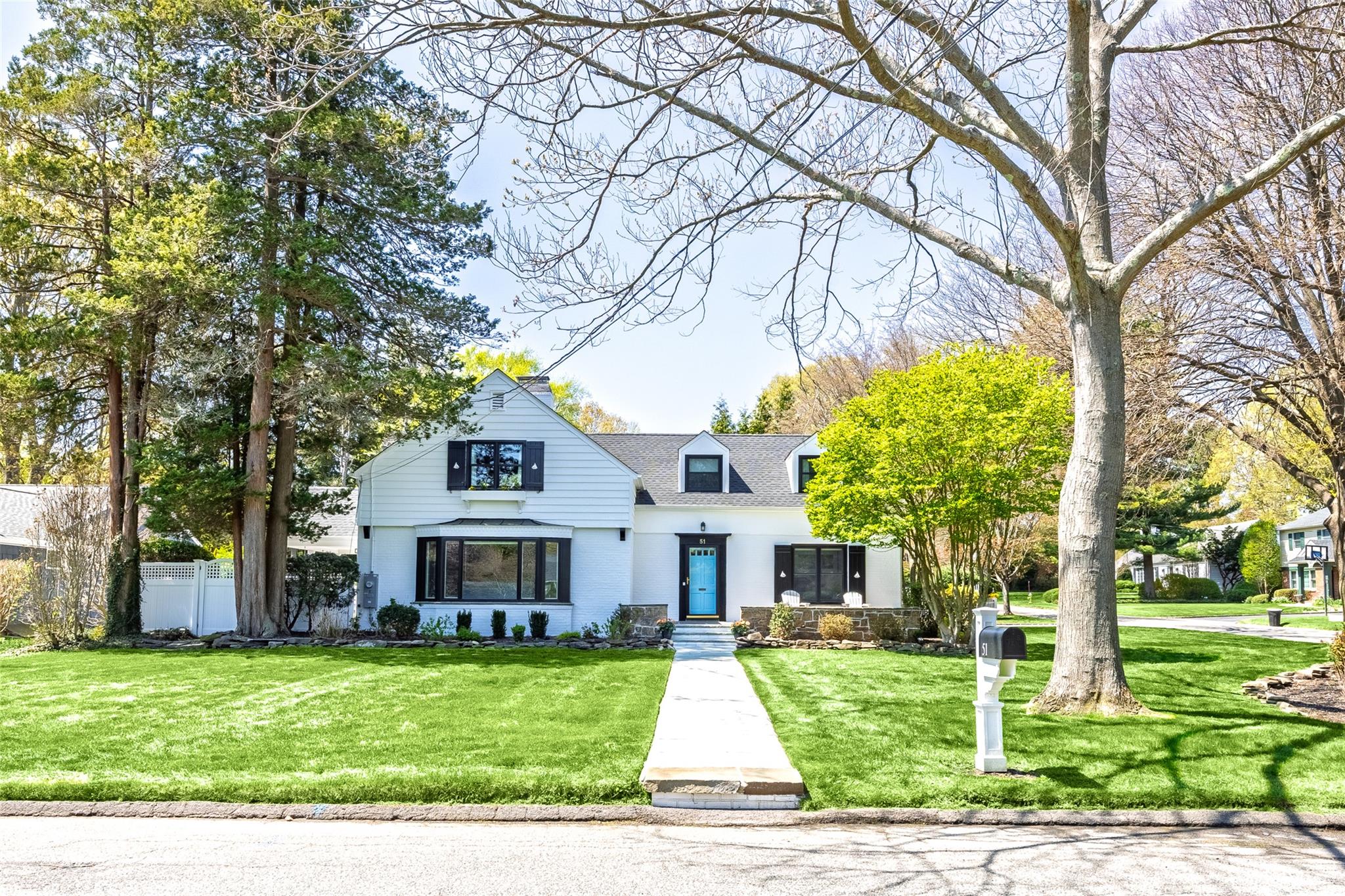 Property for Sale at Dumbarton Drive, Huntington, Hamptons, NY - Bedrooms: 4 
Bathrooms: 3  - $1,349,000