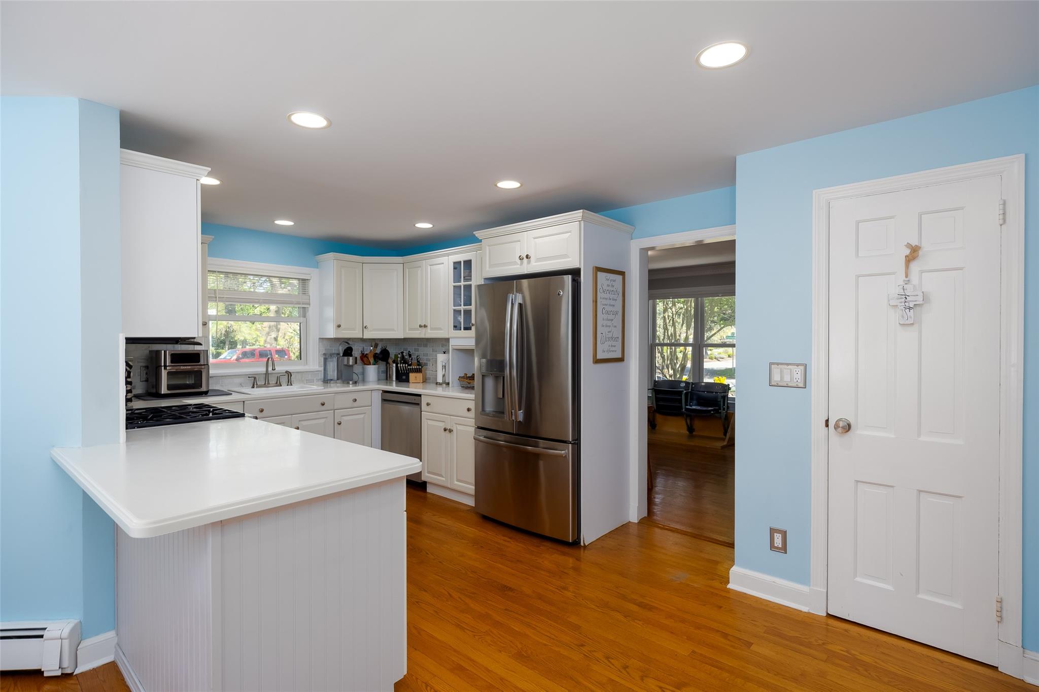 51 Dumbarton Drive, Huntington, New York image 12