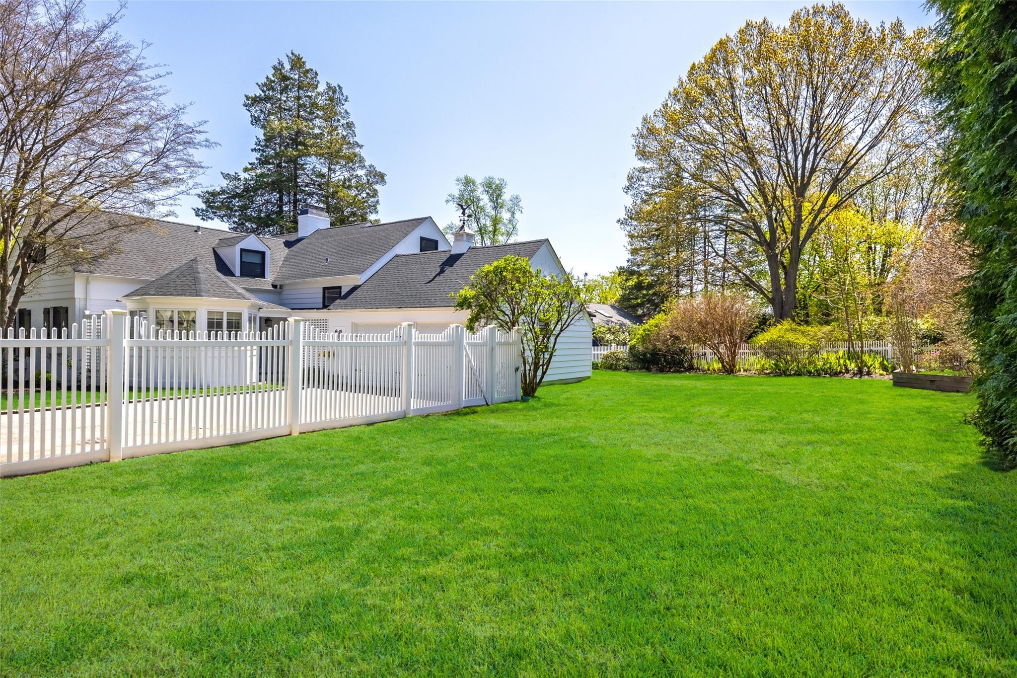 51 Dumbarton Drive, Huntington, New York image 33
