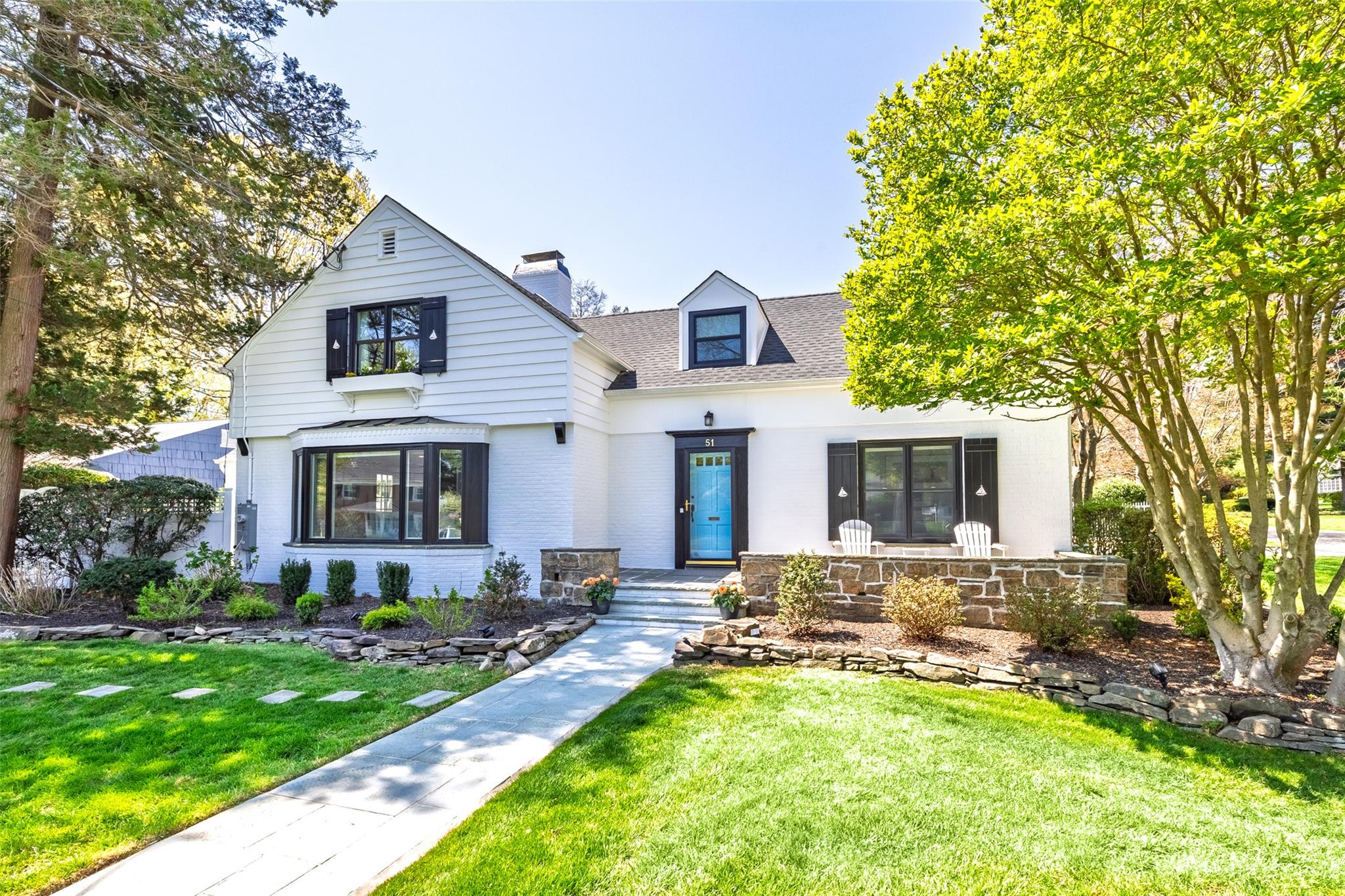 51 Dumbarton Drive, Huntington, New York image 2