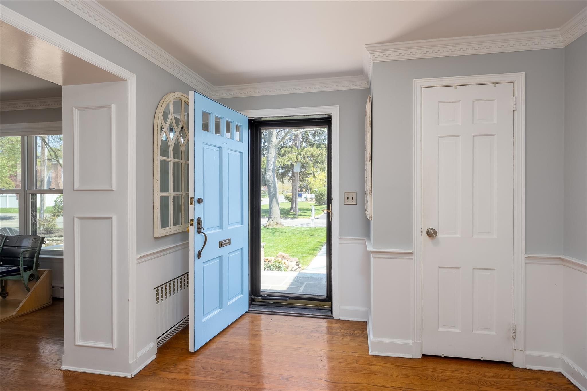 51 Dumbarton Drive, Huntington, New York image 4