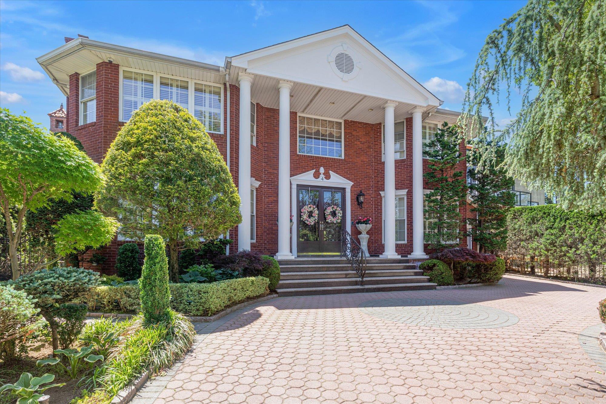 Property for Sale at Point Crescent, Malba, Queens, NY - Bedrooms: 4 
Bathrooms: 4 
Rooms: 8  - $4,100,000