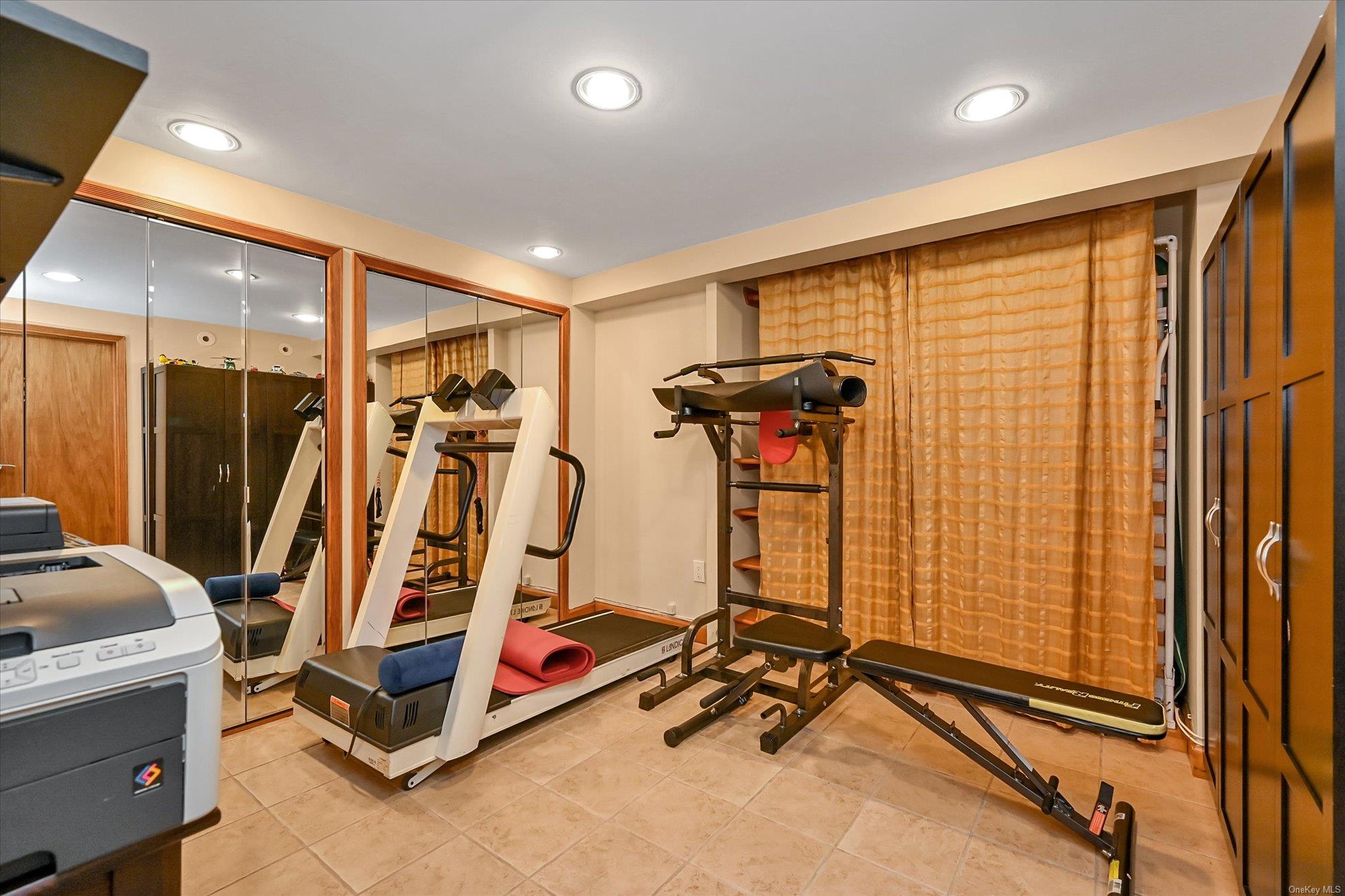 101 Harold Road, Woodmere, New York image 21