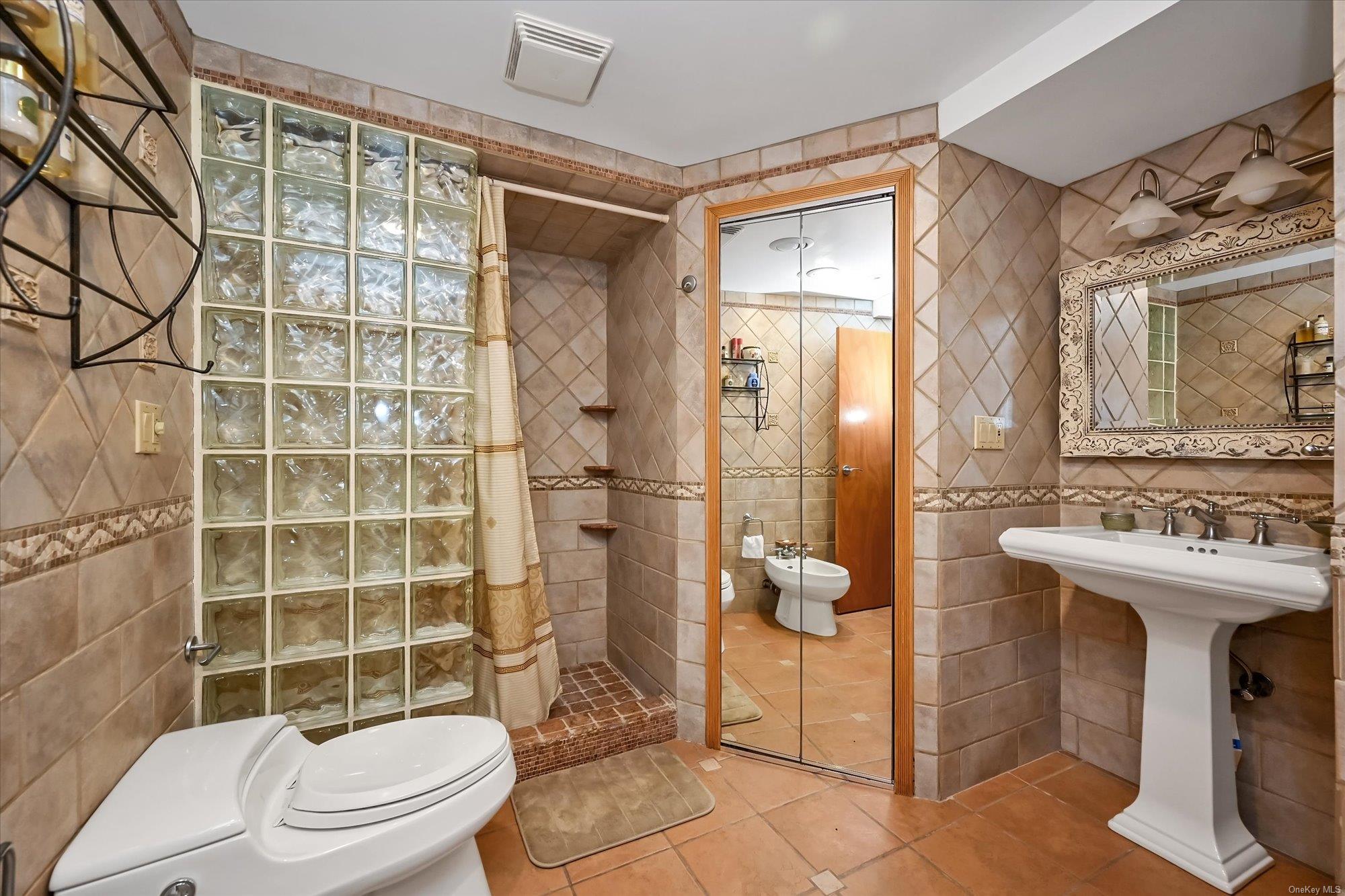 101 Harold Road, Woodmere, New York image 20