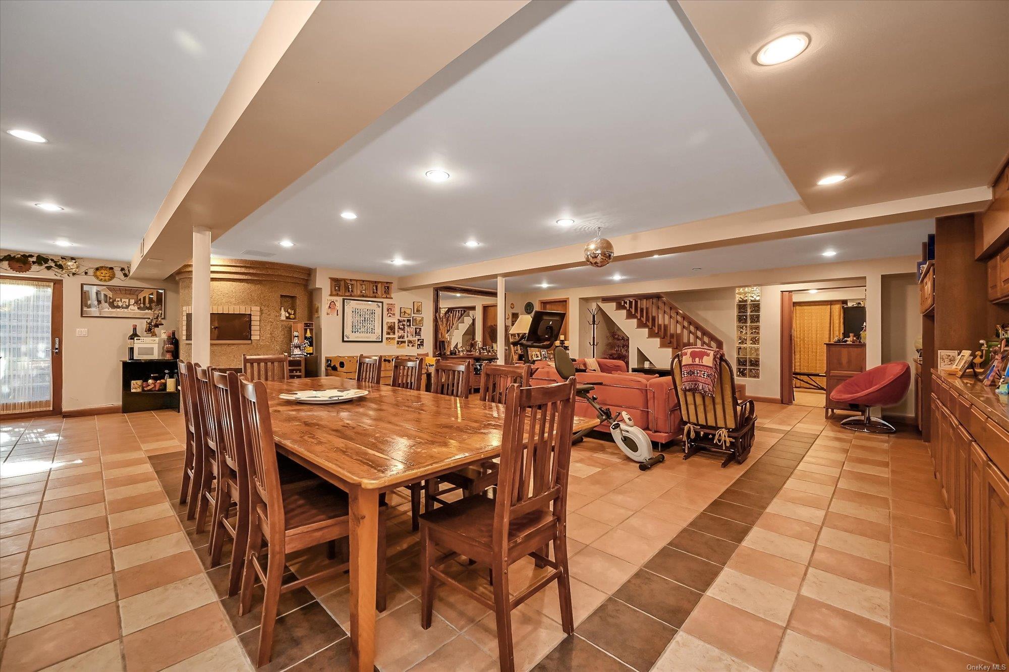 101 Harold Road, Woodmere, New York image 17
