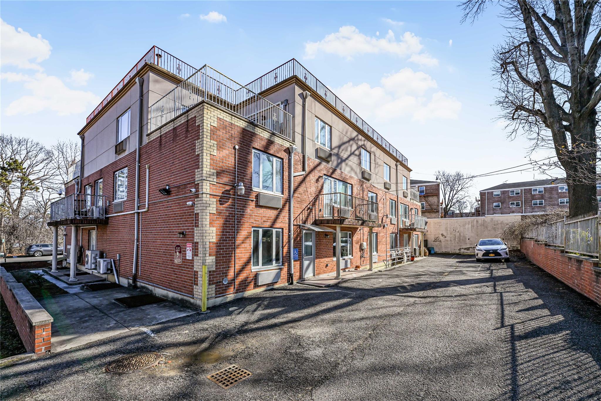65-06 Grand Central Parkway #2E, Forest Hills, New York image 15