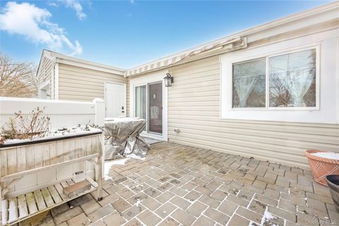 Condo For Sale - 203 Cabot Court<br/> Saint James, NY 11780