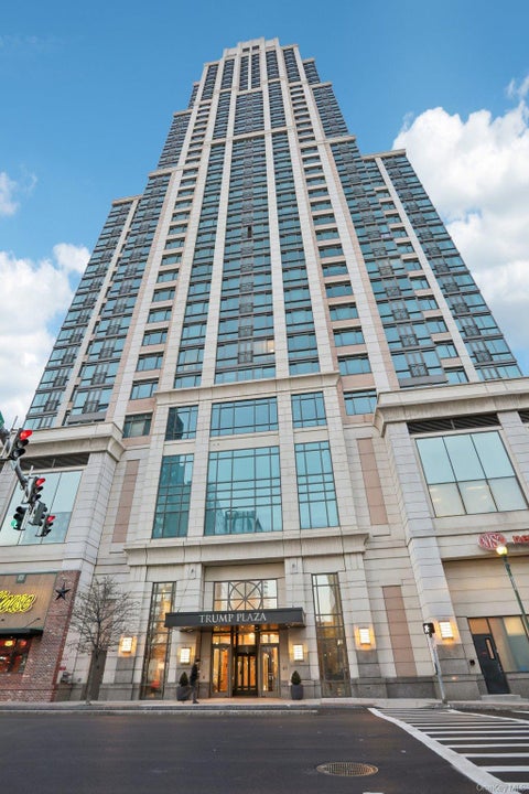 Condo For Sale - 175 Huguenot Street #2403<br/> New Rochelle, NY 10801
