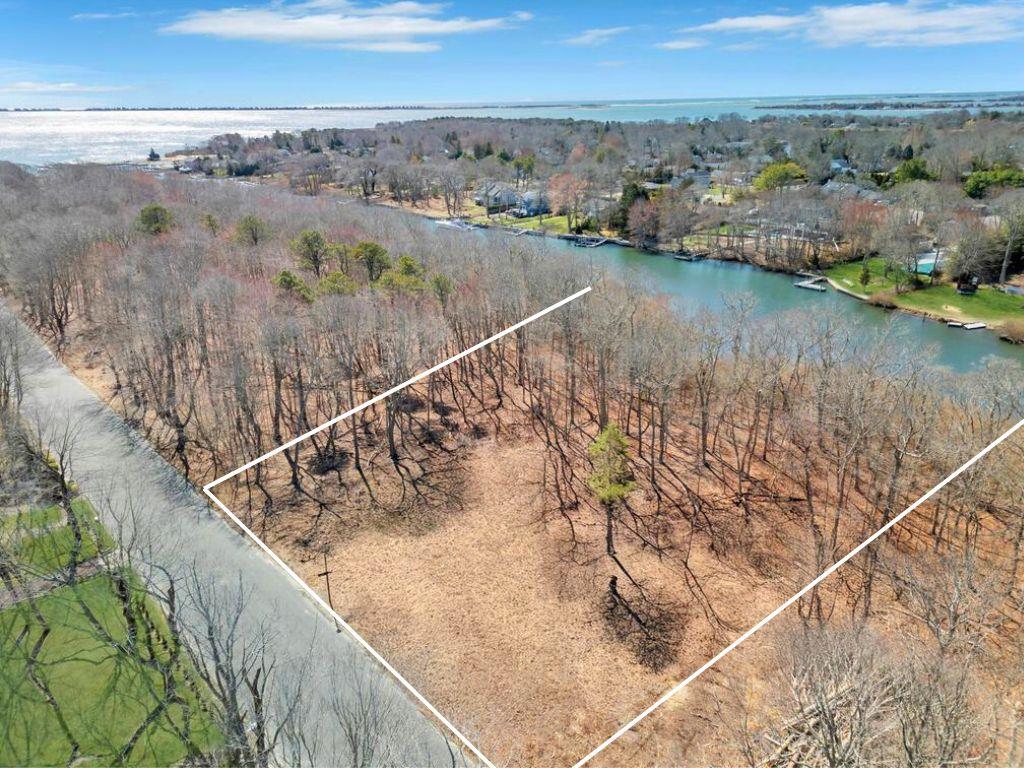 22 Inlet View Path, East Moriches, New York image 1