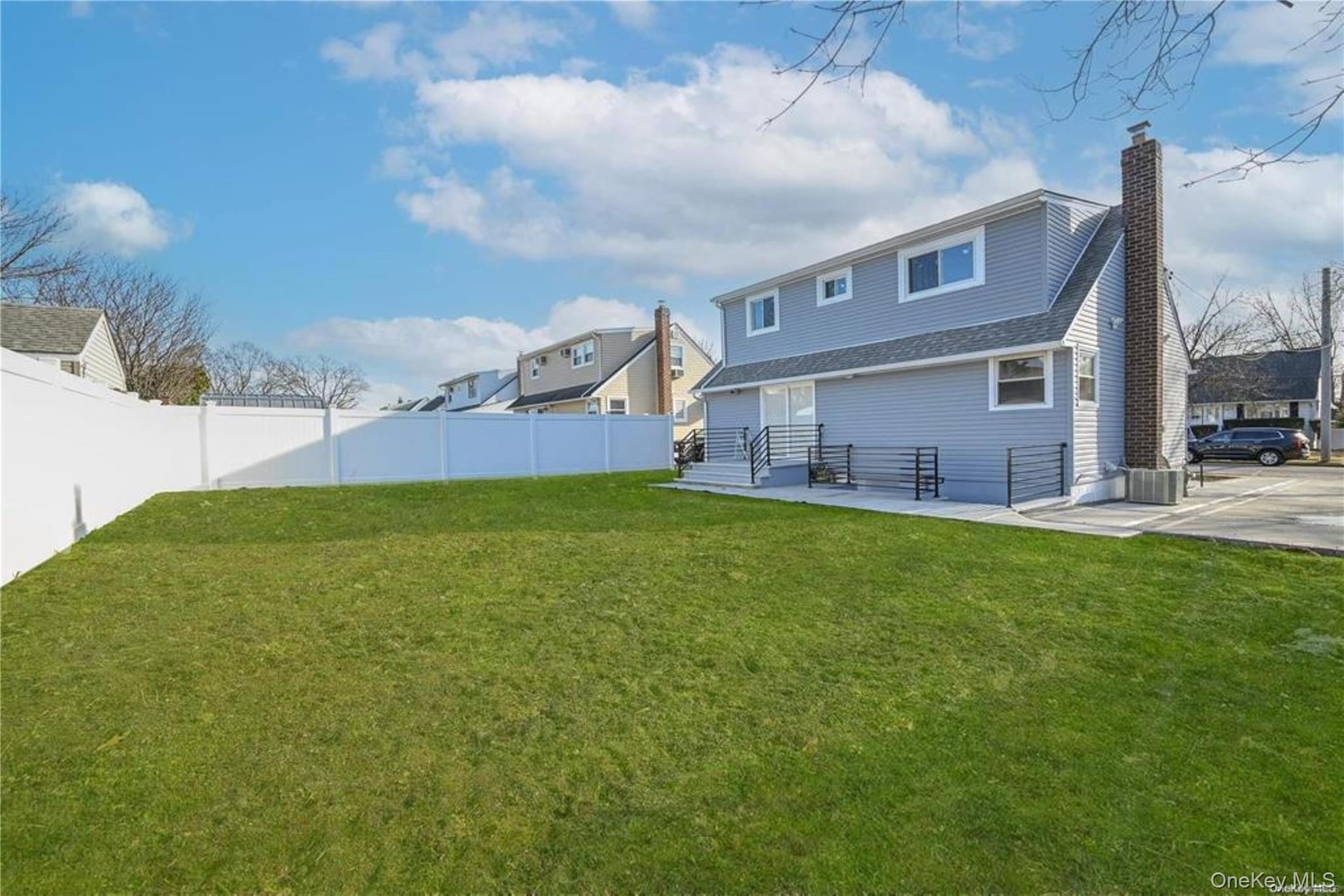 253 Meyer Avenue - Photo 4