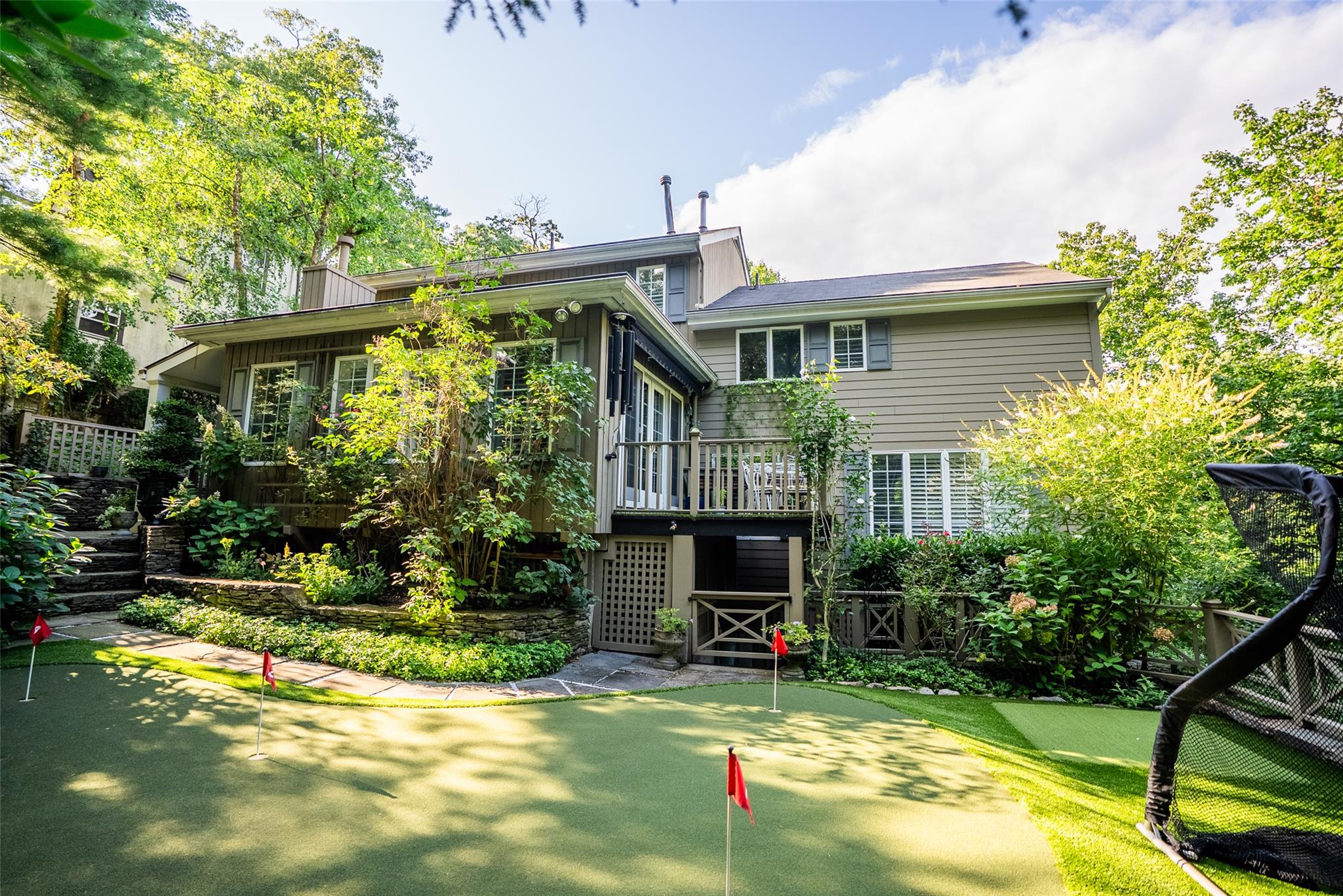 425 Soundview Avenue, Mamaroneck, New York image 2