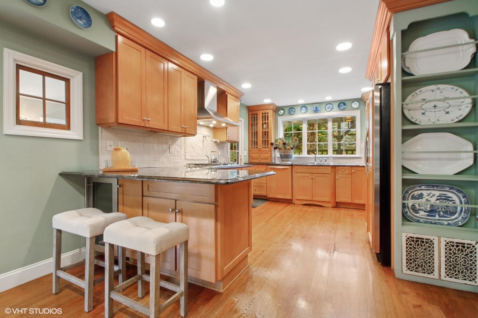 425 Soundview Avenue, Mamaroneck, New York image 17