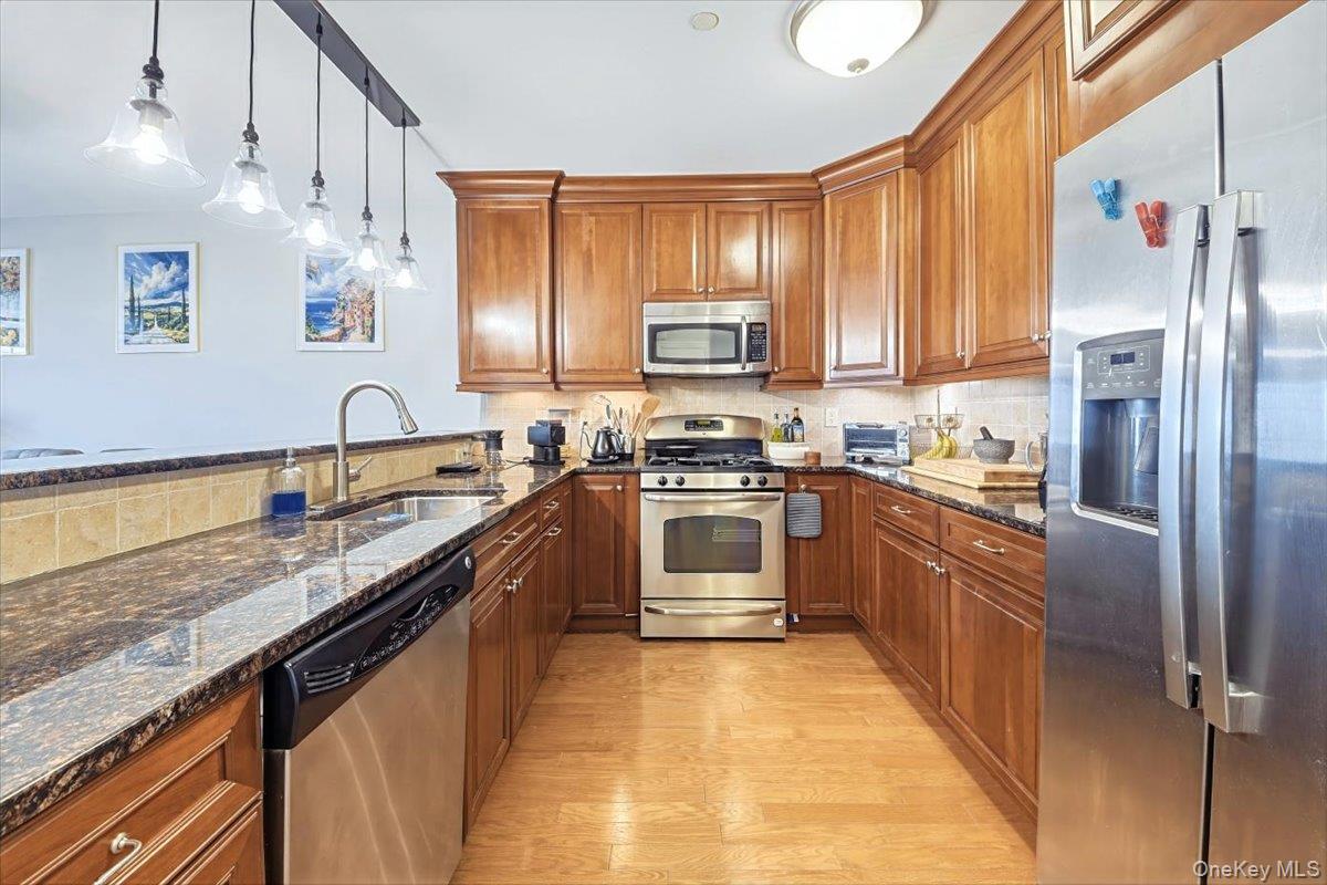 100 Sheldrake Place 2