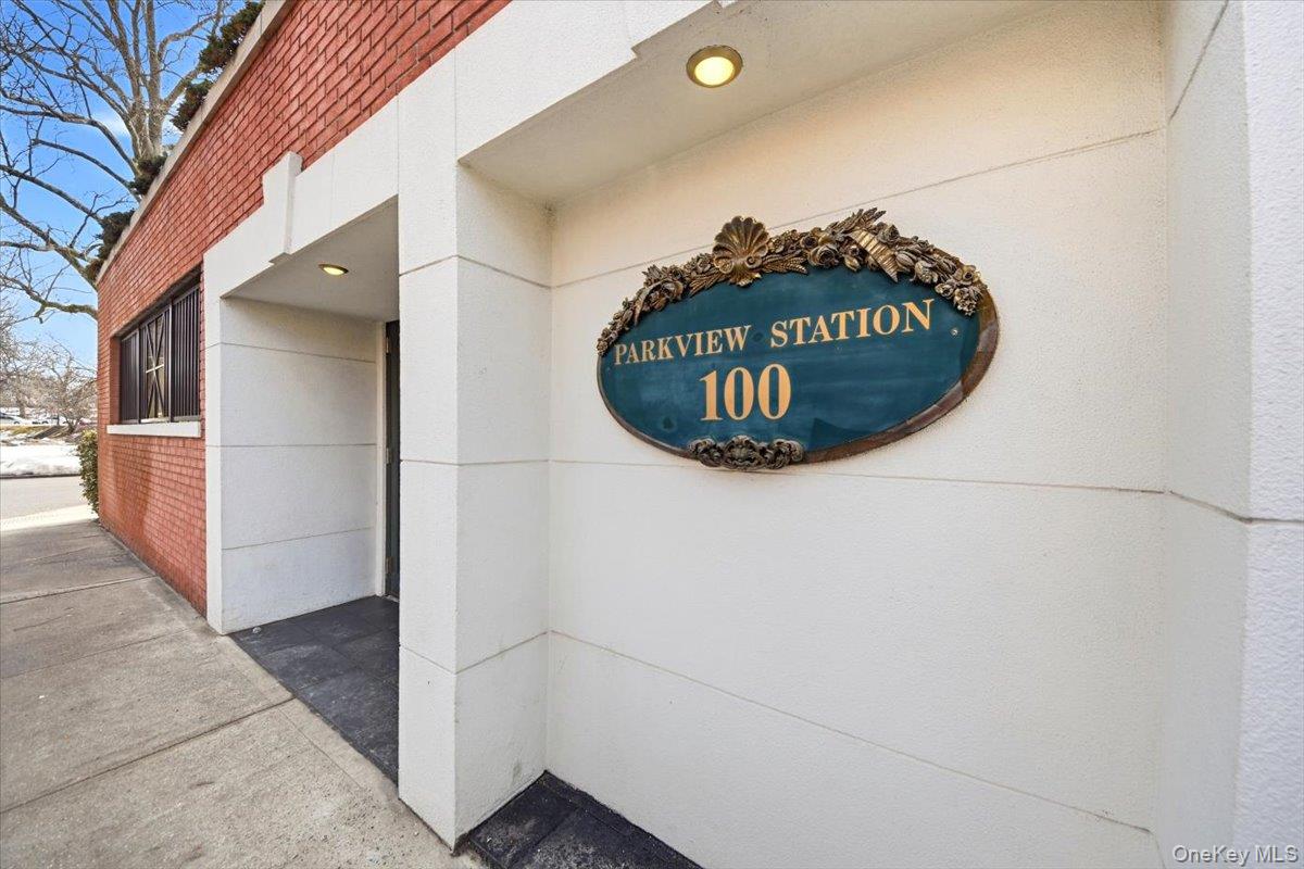 100 Sheldrake Place 2