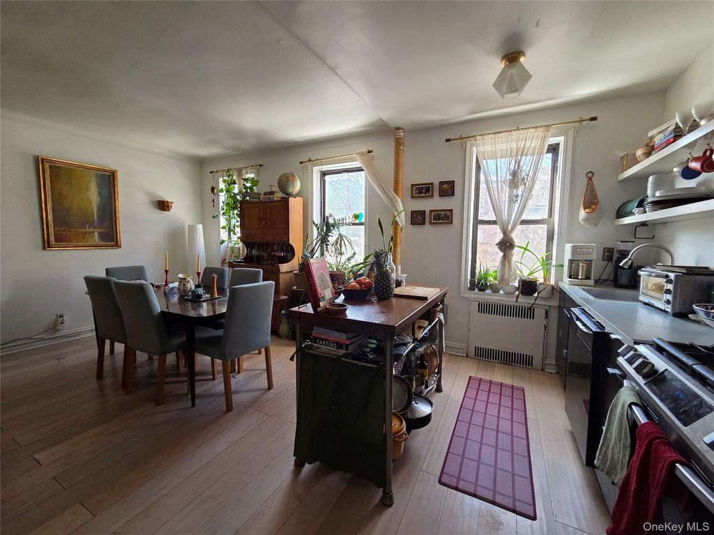 Photo of 192 E 8th Street #1B, Brooklyn, NY 11218 (MLS # 959259)