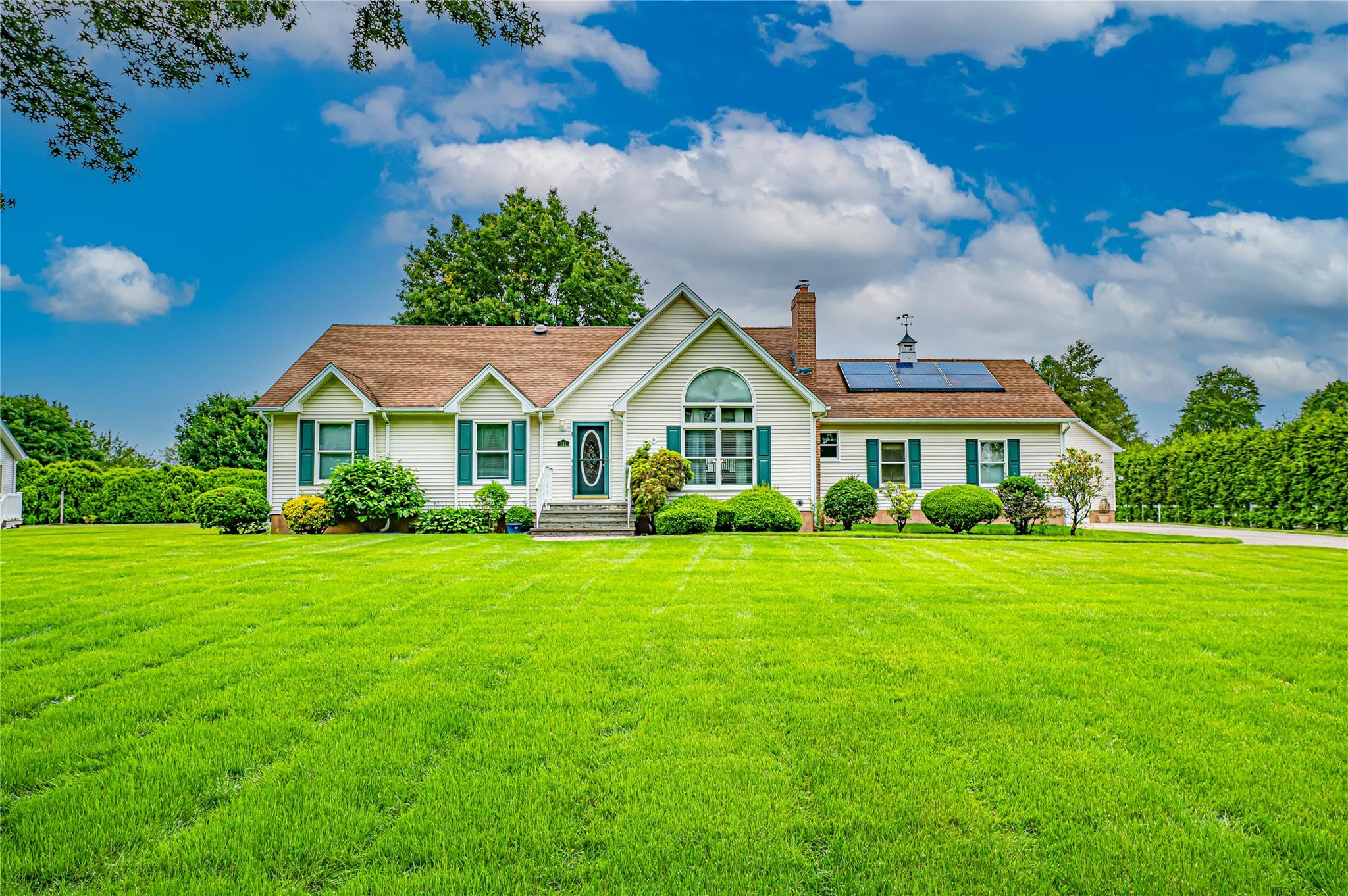 Jakes Lane, Calverton, Hamptons, NY - 3 Bedrooms  
2 Bathrooms - 