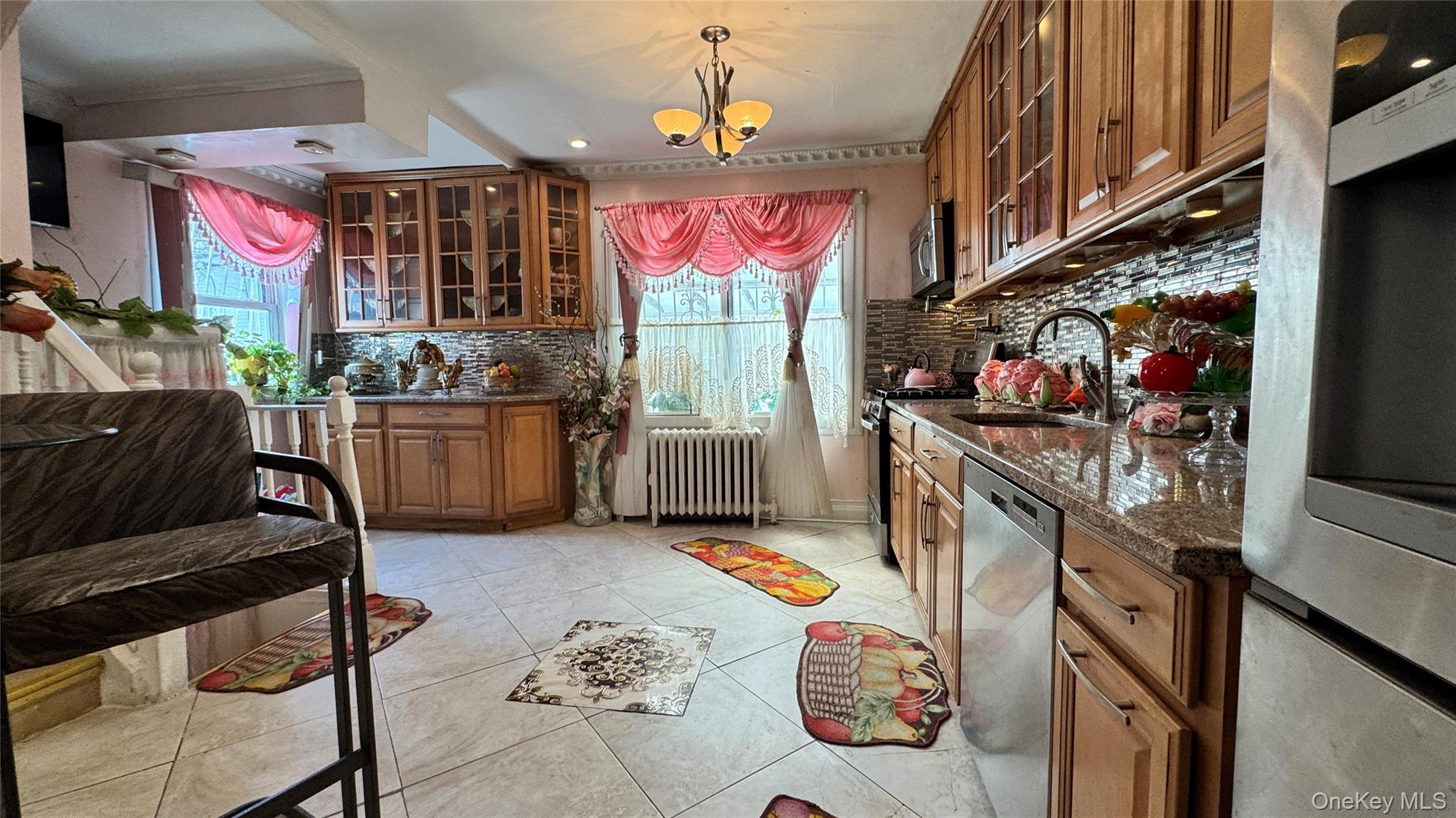 115-46 W Van Wyck Expressway